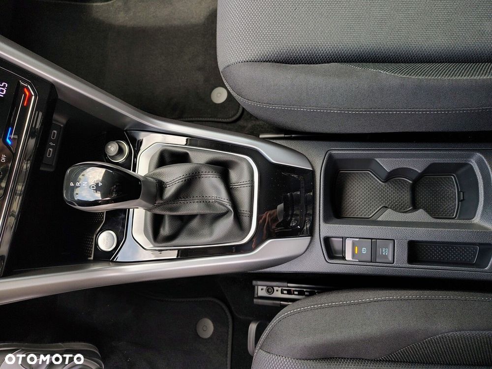 Volkswagen T-Roc - 16