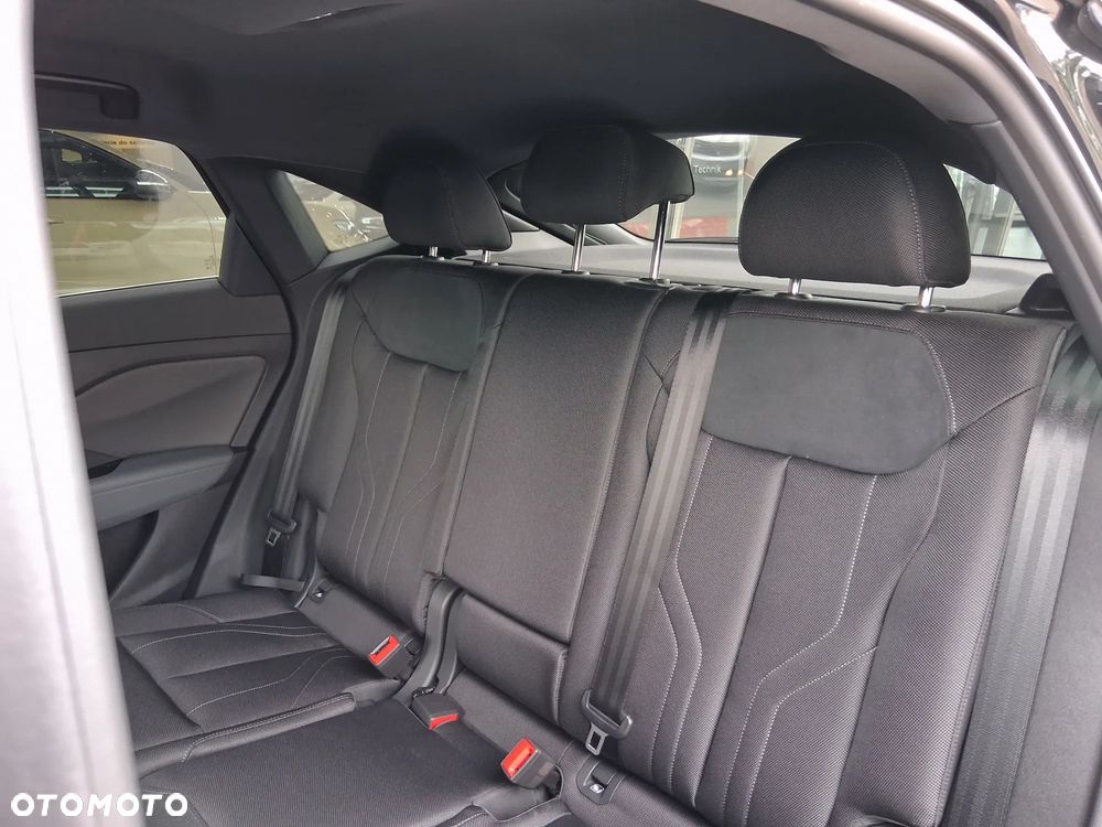 Audi Q3 Sportback - 8