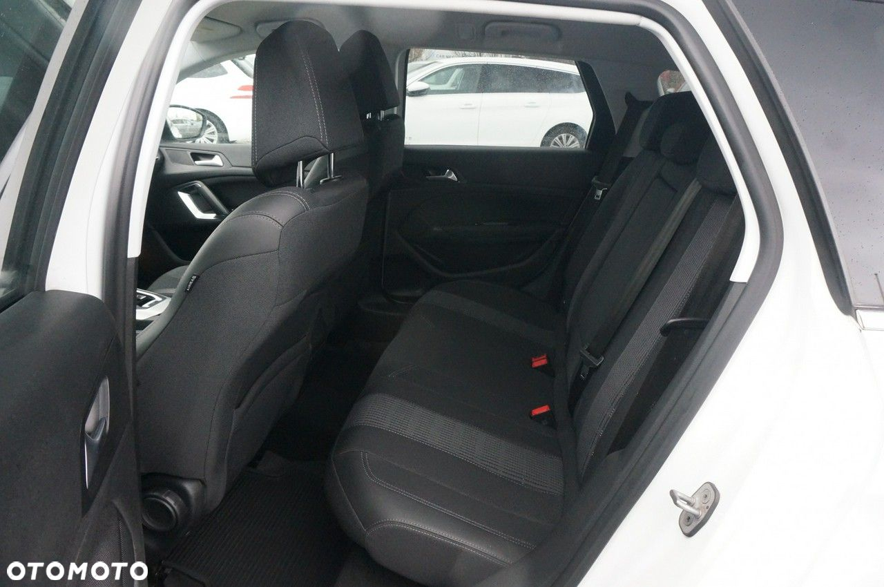 Peugeot 308 1.5 BlueHDi Allure Pack S&S EAT8 - 25