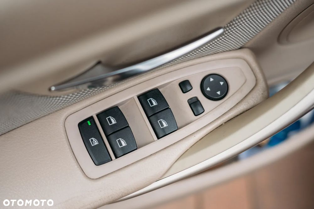 BMW Seria 3 - 16