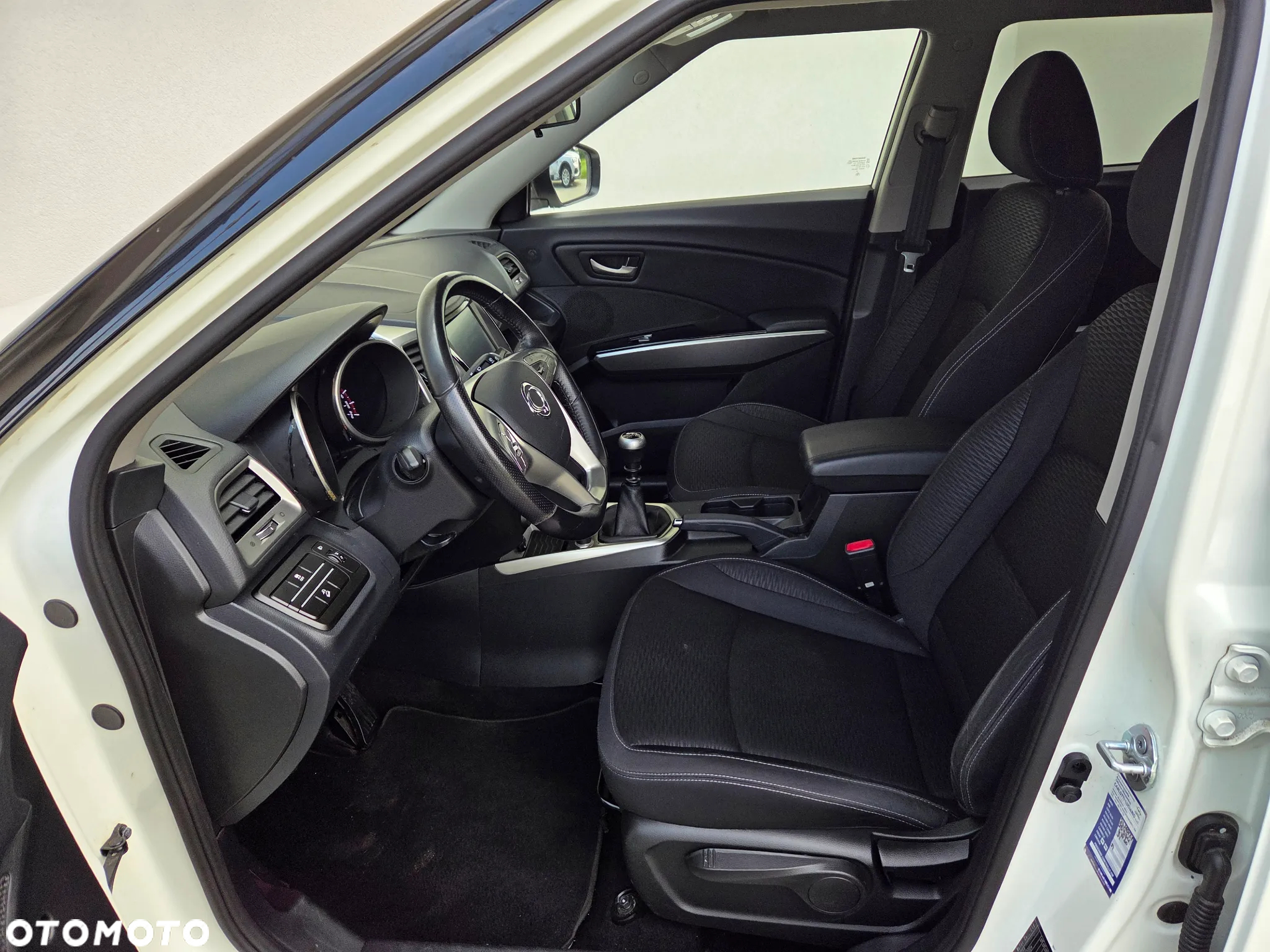 SsangYong/KGM Tivoli - 8