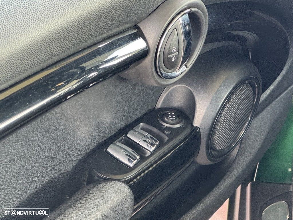 MINI Cabrio Cooper Premium Essential Auto - 3