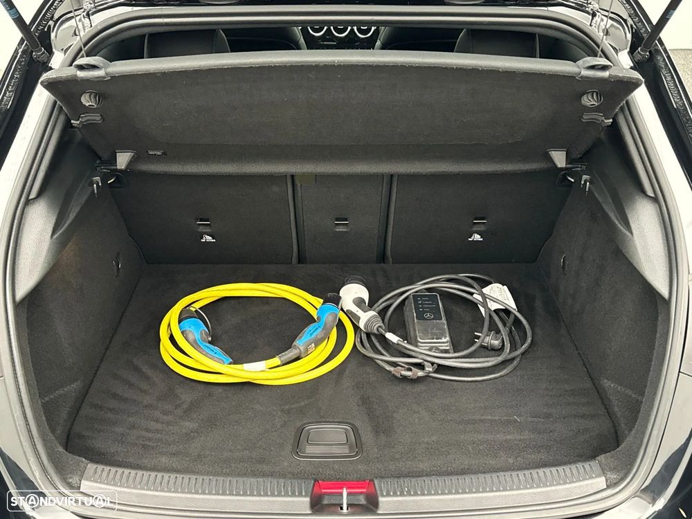 Mercedes-Benz A 250 e AMG Line - 10