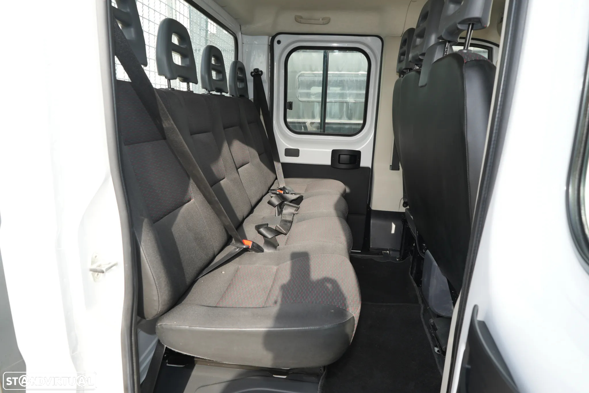 Peugeot Boxer 7Lugares 2.2BlueHDI 140cv - 9