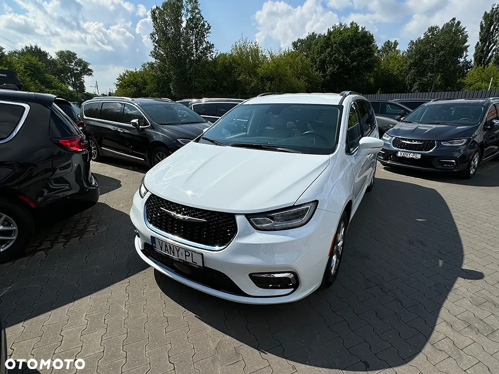 Chrysler Pacifica - 38