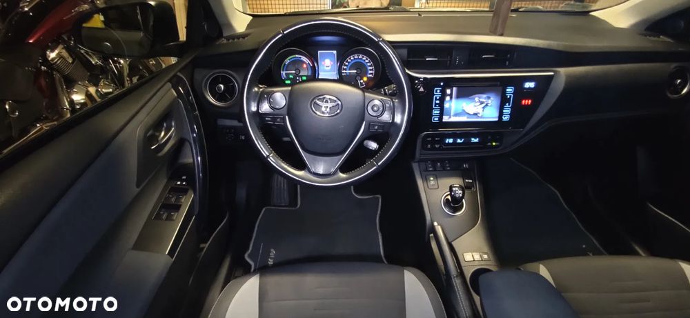 Toyota Auris Hybrid 135 Premium - 17