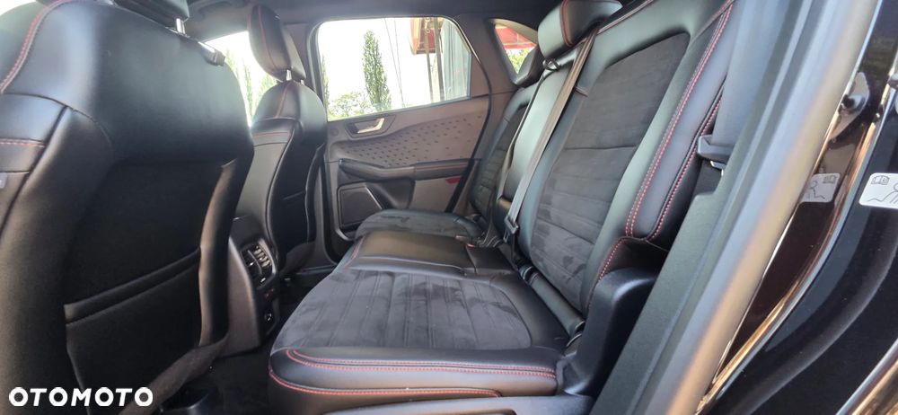 Ford Kuga 2.0 TDCi 4x4 ST-Line - 29