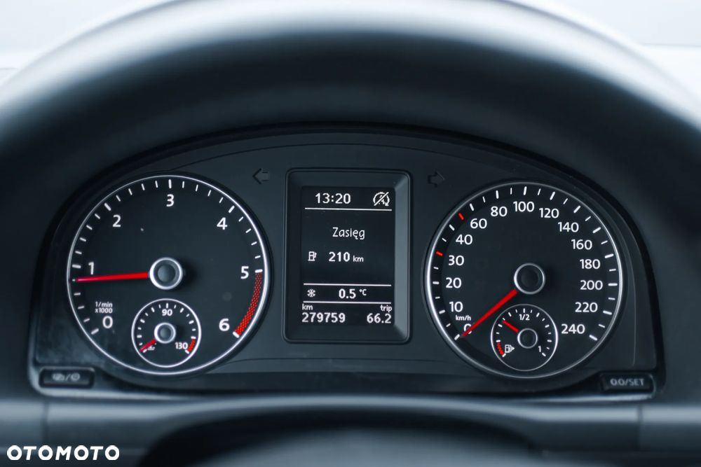 Volkswagen Touran - 10