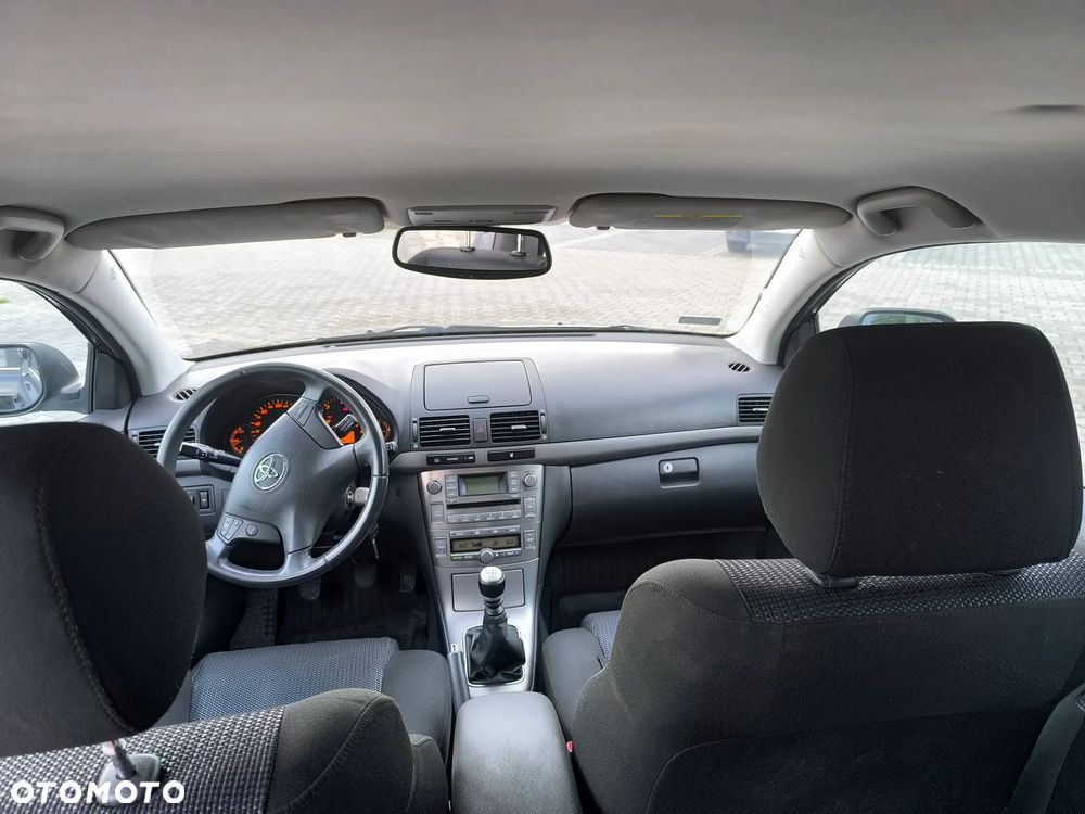 Toyota Avensis 2.0 D-4D - 30