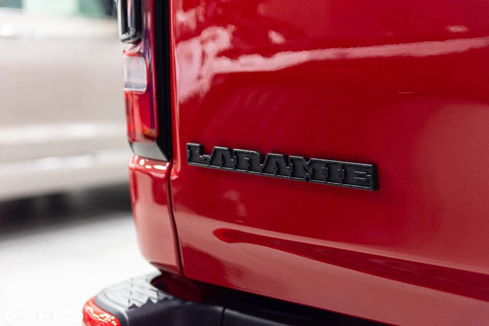 RAM 1500 5.7 Crew Cab Laramie - 16