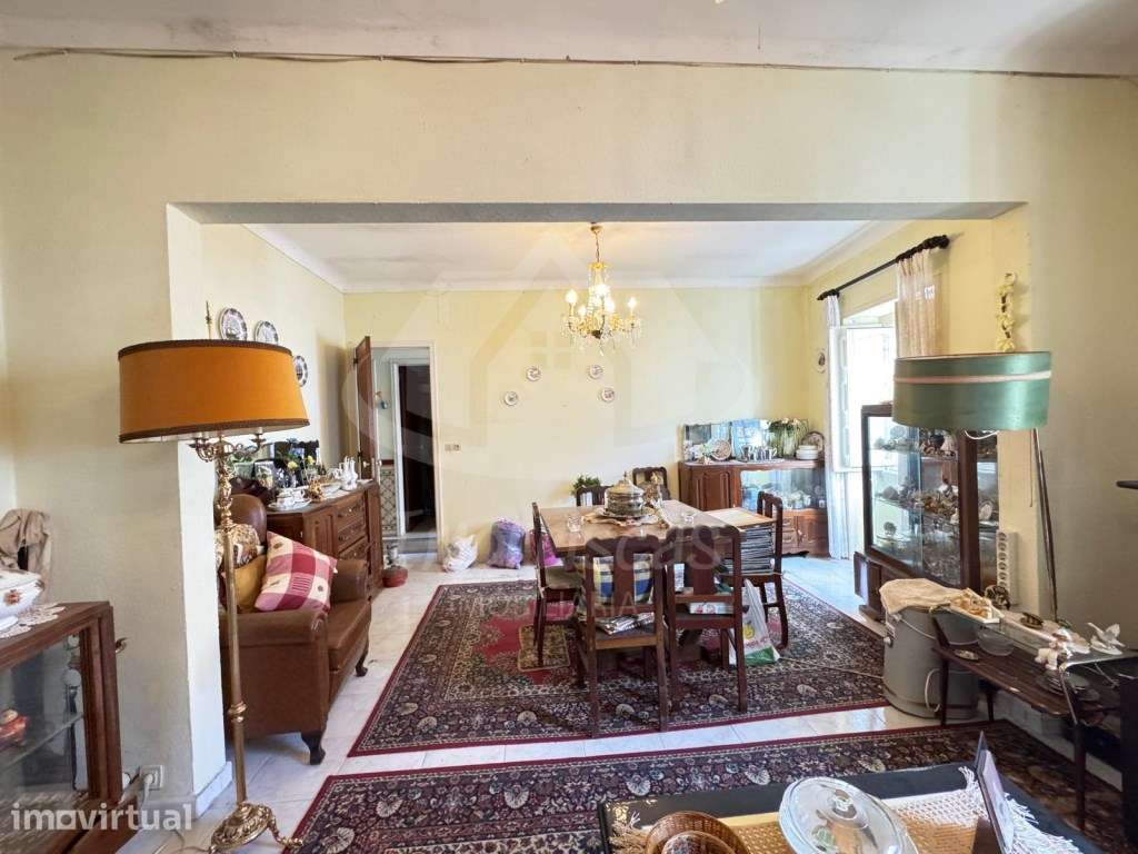 Moradia para remodelação com 3 frações independentes em Fanhões, Lo... - Grande imagem: 2/52