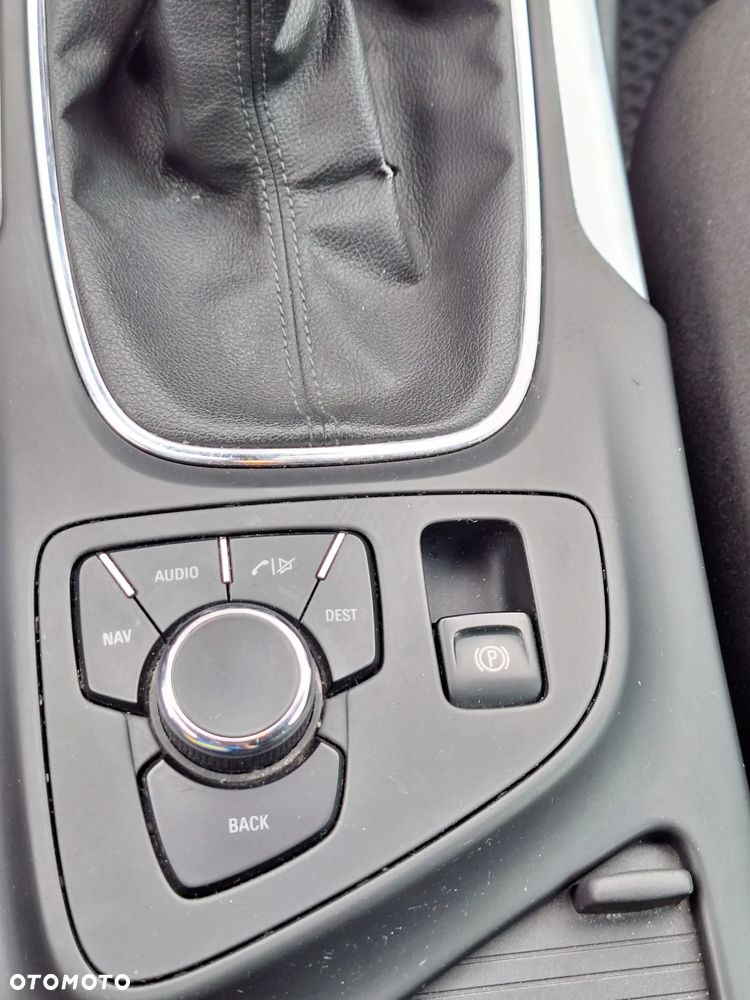 Opel Insignia 2.0 CDTI - 11