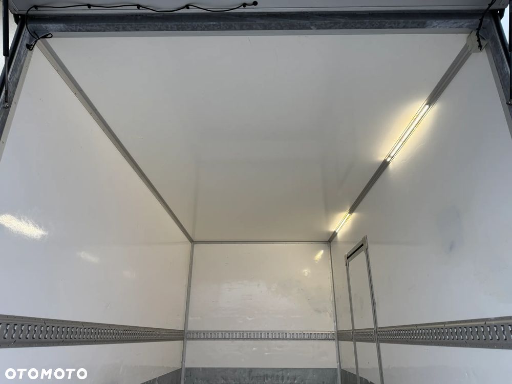Iveco Daily Izoterma Winda - 10