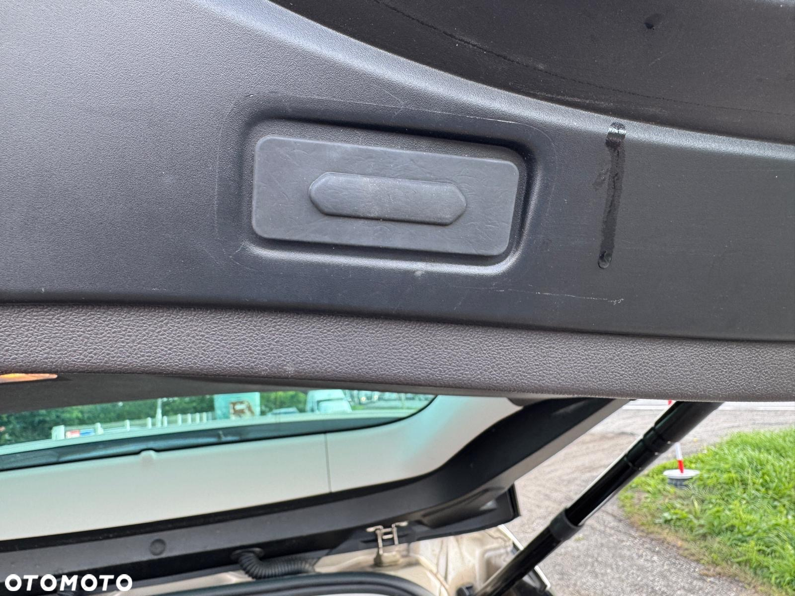 Renault Espace 1.6 dCi Energy Initiale Paris EDC 7os - 12