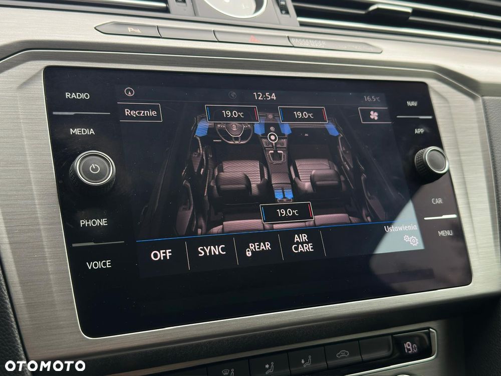 Volkswagen Passat 1.4 TSI BMT Trendline - 16
