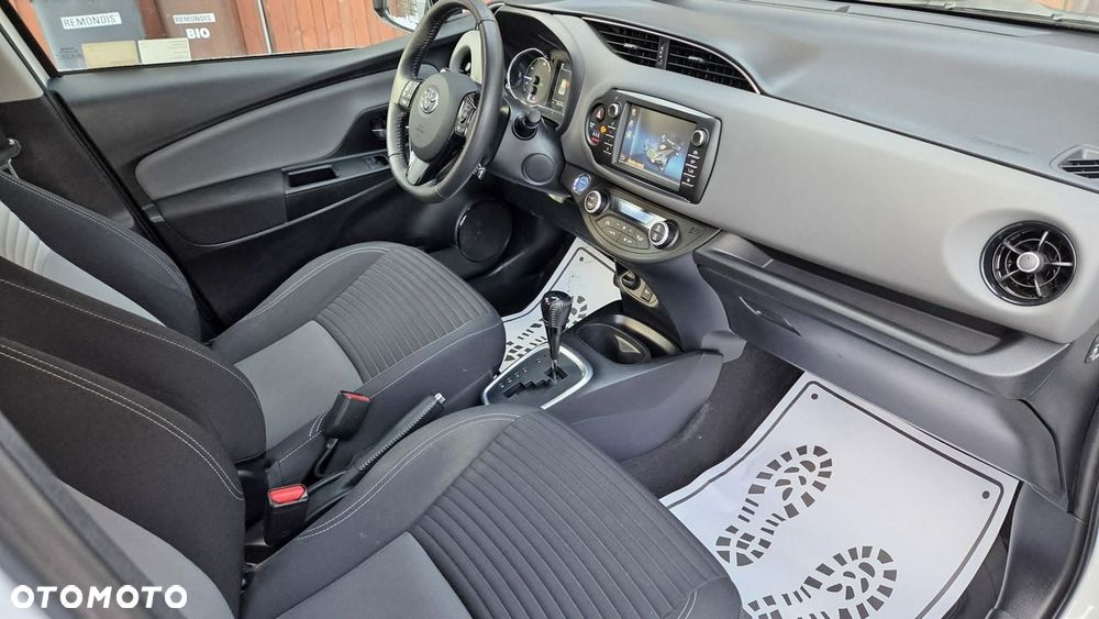 Toyota Yaris Hybrid 100 Premium EU6 - 15