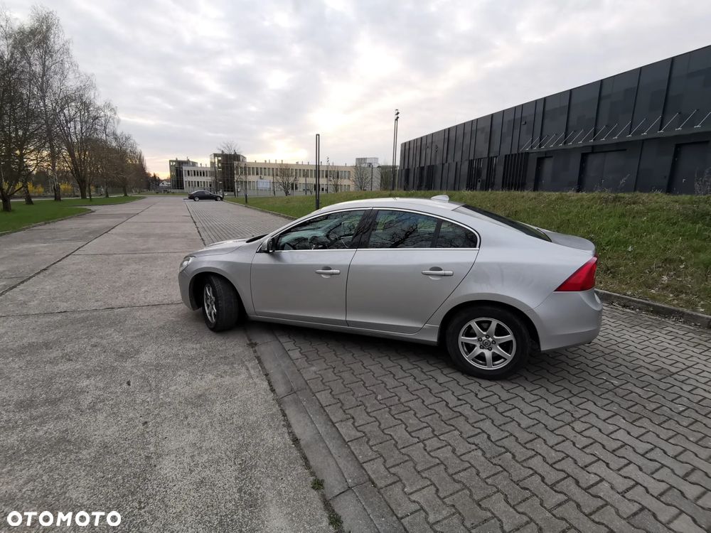 Volvo S60 T3 Momentum - 14