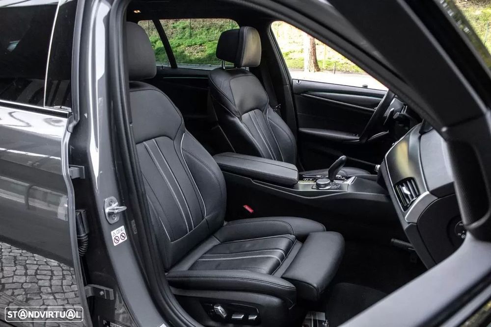 BMW 530 e Pack Desportivo M - 32