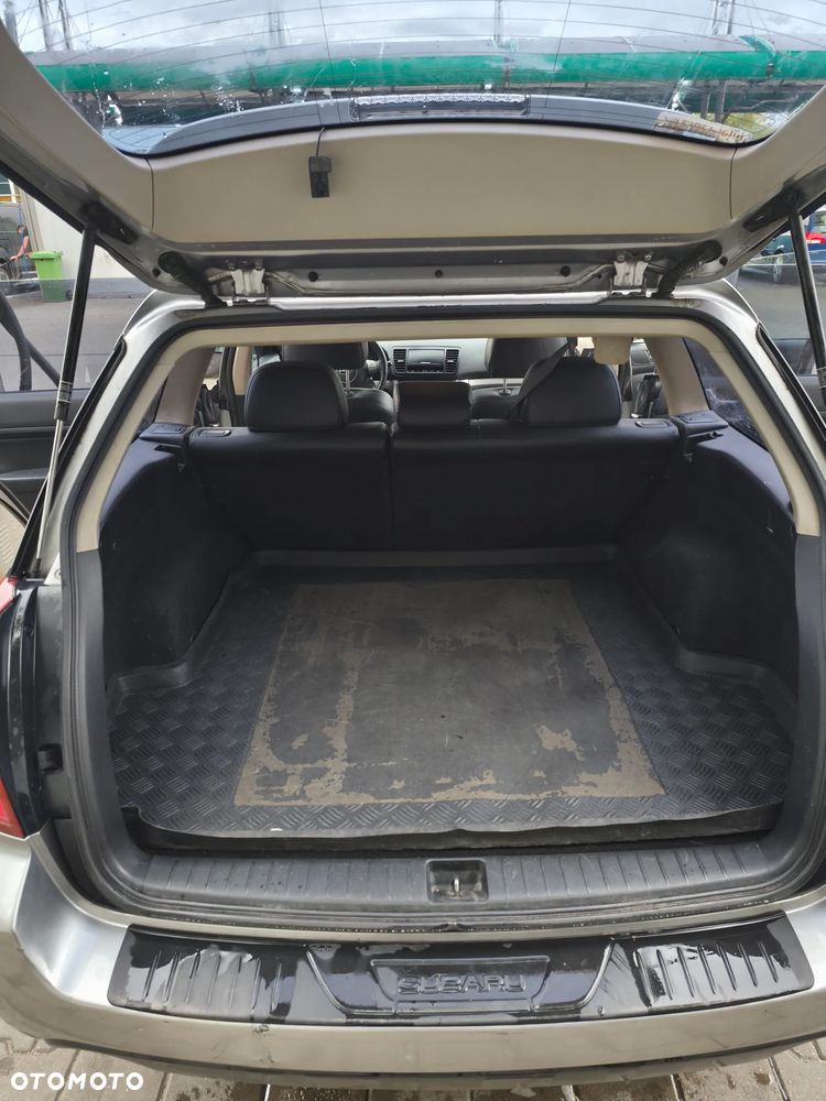 Subaru Legacy - 27