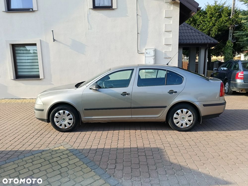 Skoda Octavia 1.6 FSI Mint - 2