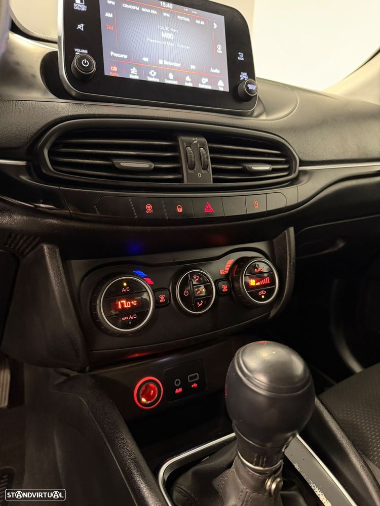 Fiat Tipo 1.3 M-Jet Lounge Tech J17 - 18