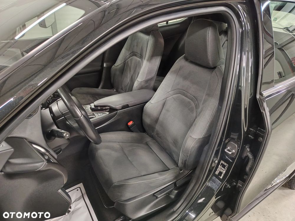 Lexus UX 250h Elegance 2WD - 21