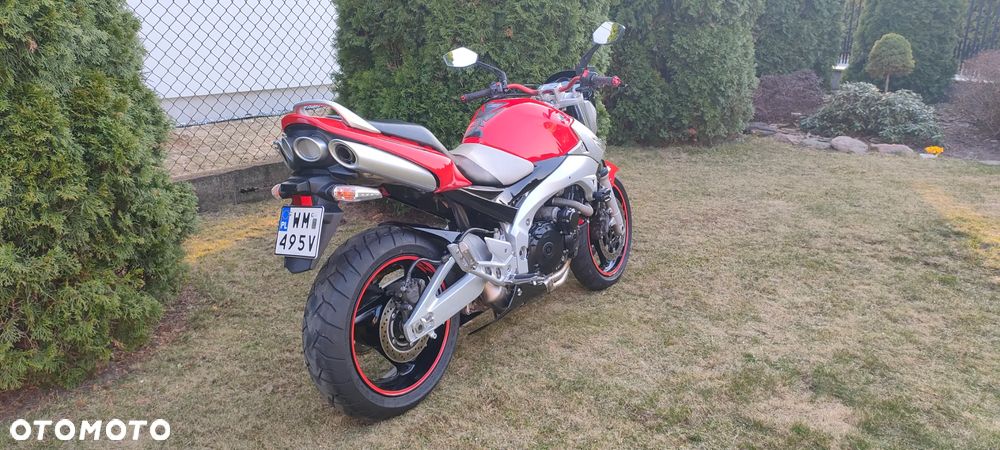 Suzuki GSR - 3