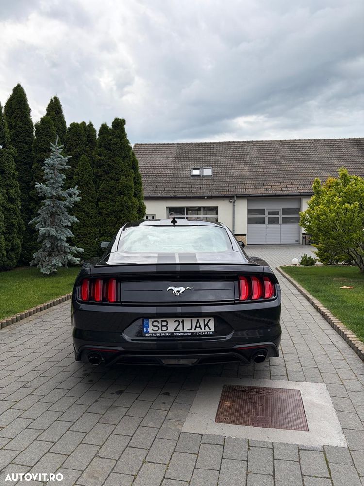 Ford Mustang 2.3 EcoBoost - 11