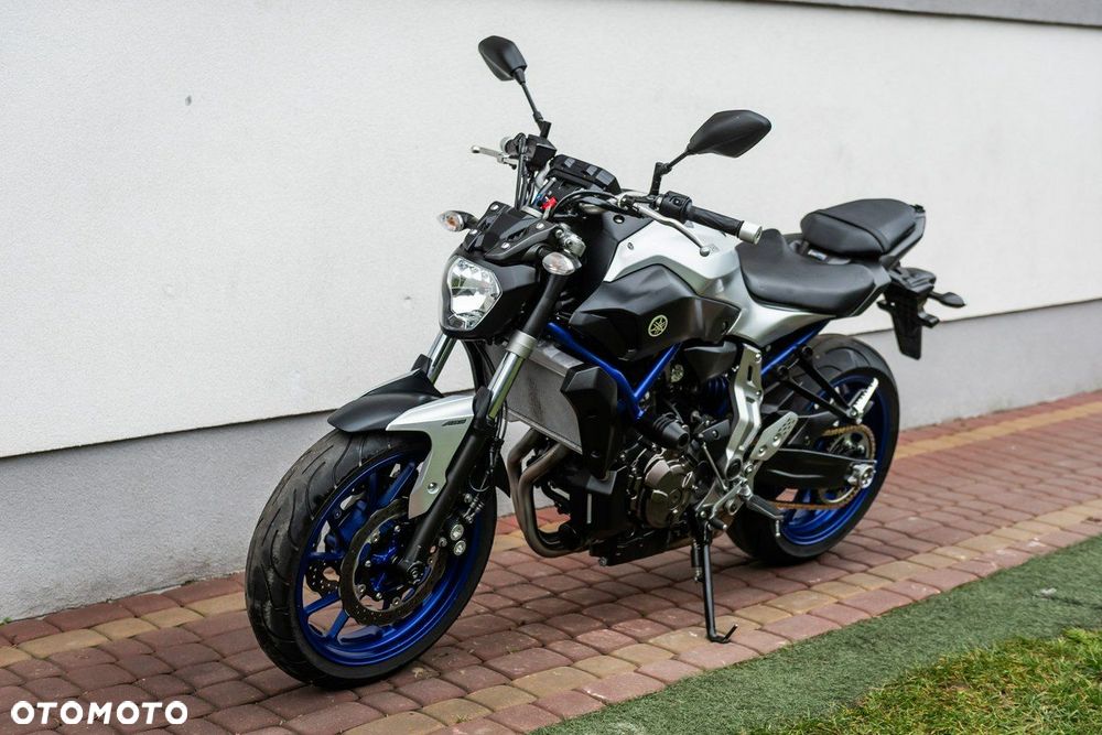 Yamaha MT - 6