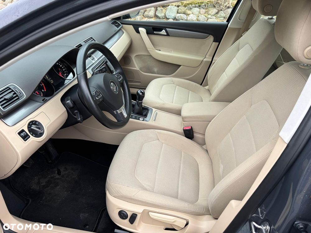 Volkswagen Passat 1.4 TSI BMT Perfectline R-Style - 4