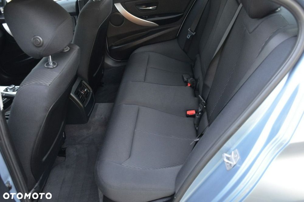 BMW Seria 3 - 24