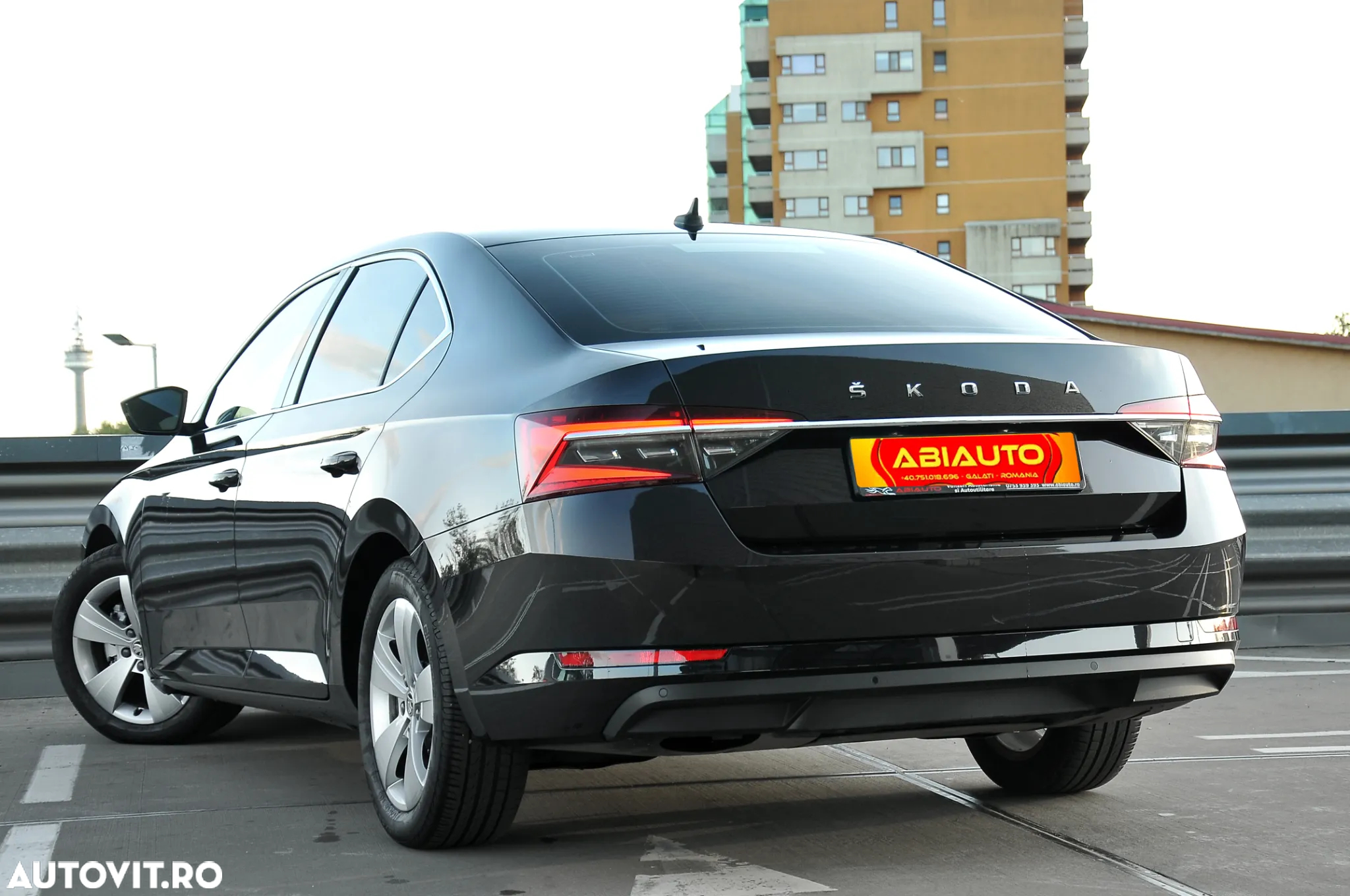 Skoda Superb 2.0 TDI DSG Ambition - 13