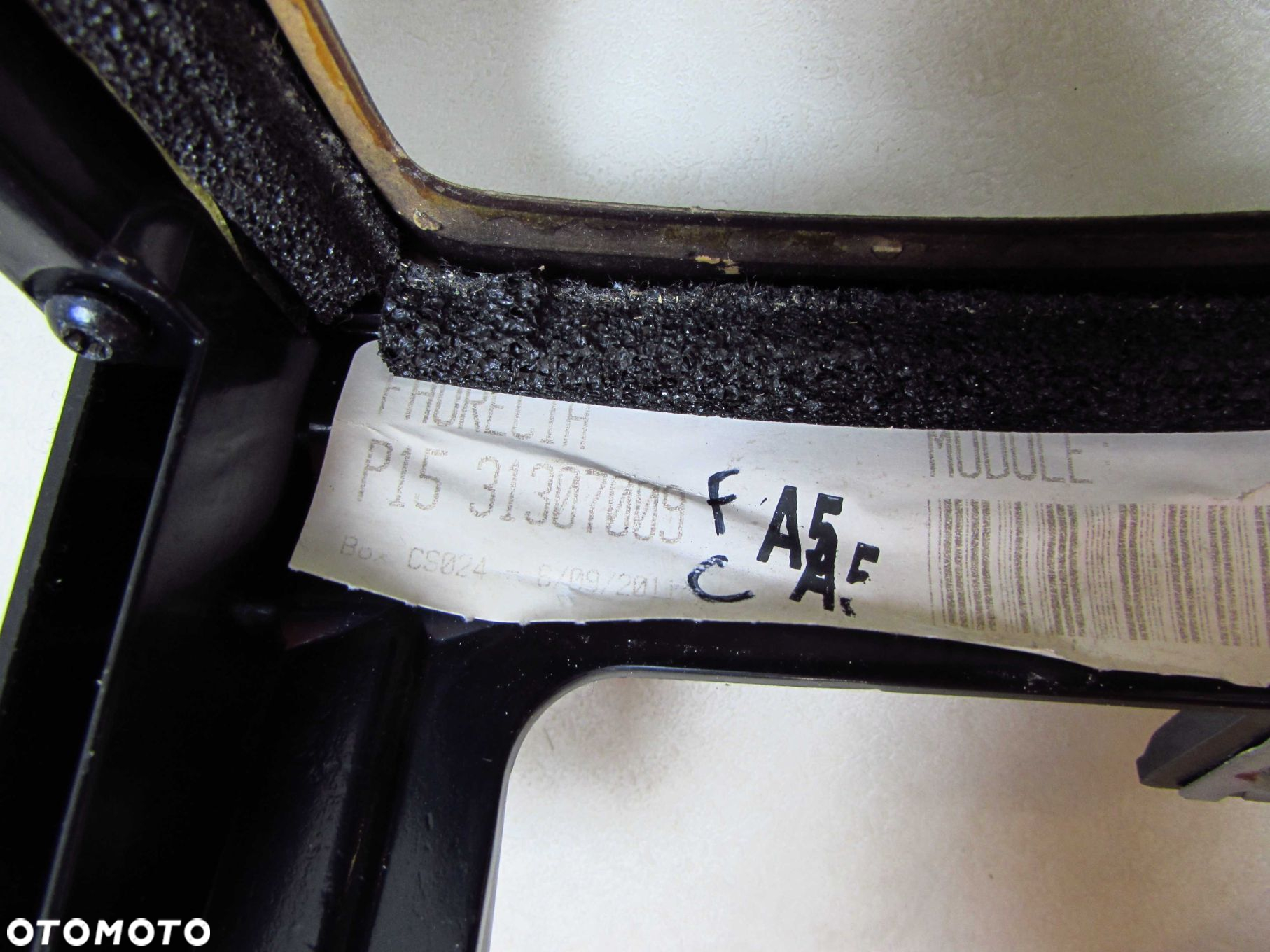 VOLVO C30 S40 V50 C70 II 10-13 RAMKA KONSOLI RADIA KONSOLA SRODKOWA WODOSPAD DREWNO MATOWE 31307009 - 12