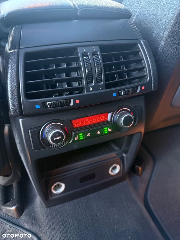 BMW X5 xDrive35i Edition Exclusive - 28