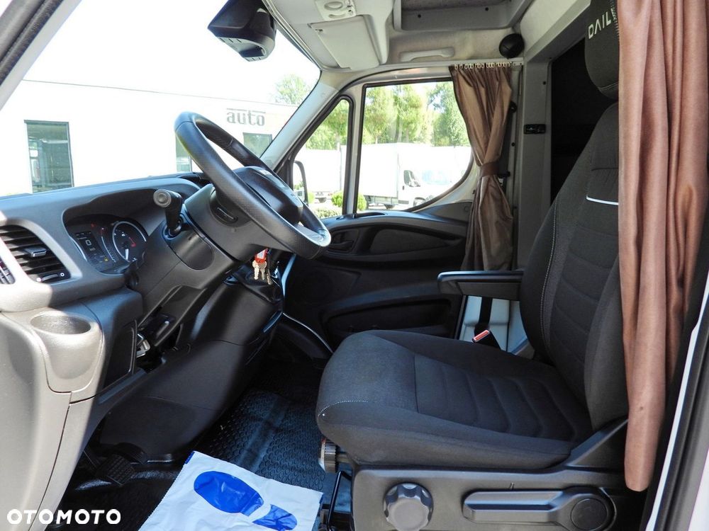 Iveco DAILY 35S18 PLANDEKA 8 PALET WEBASTO TEMPOMAT NAWIGACJA LEDY AUTOMAT HI-MATIC KLIMATYZACJA  180KM - 23