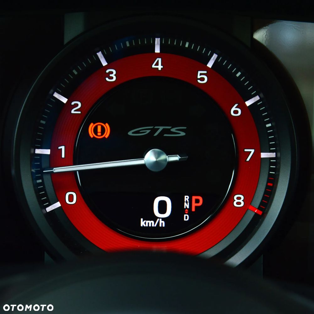 Porsche 911 Carrera 4 GTS - 33