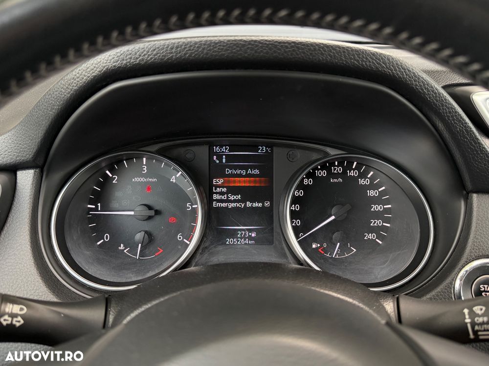 Nissan Qashqai 1.6 DCI TEKNA+ - 26