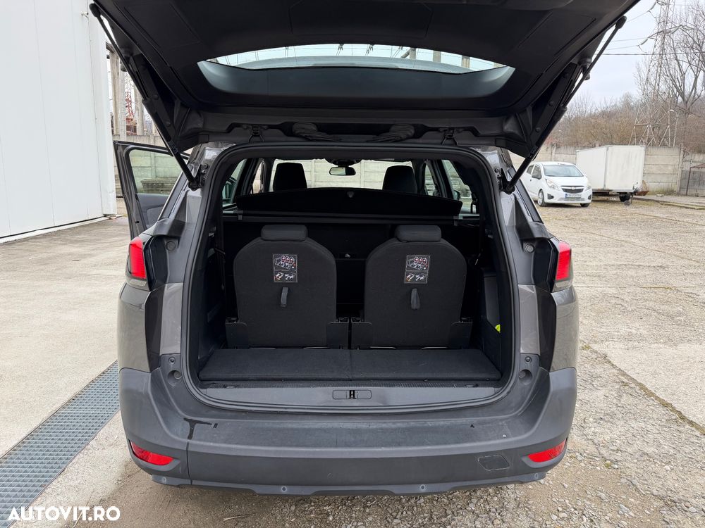 Peugeot 5008 - 11