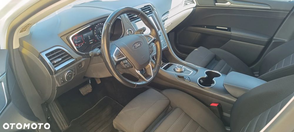 Ford Mondeo 2.0 EcoBlue Titanium - 26