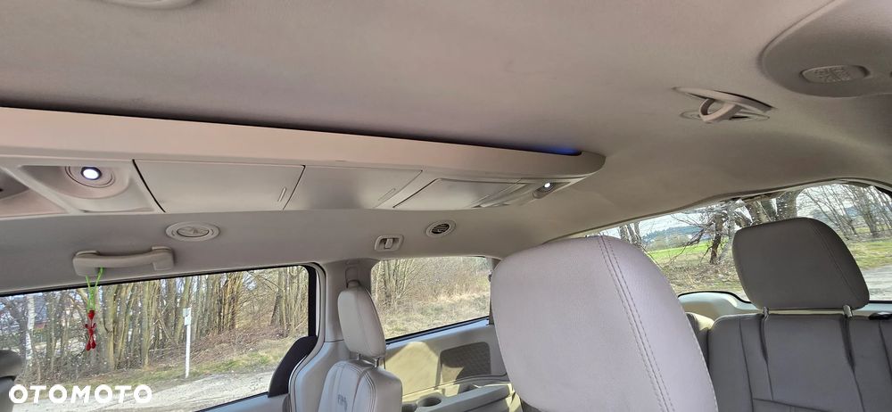 Chrysler Town & Country 3.6 Touring - 26