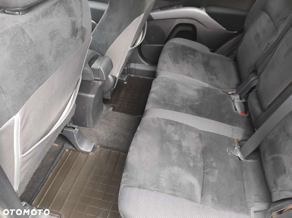 Mitsubishi Outlander 2.2 DID Intense + - 12