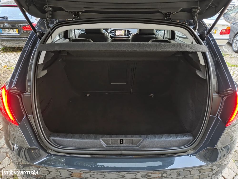 Peugeot 308 PureTech 130 EAT8 Allure - 32