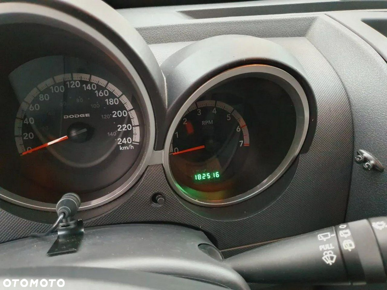 Dodge Nitro - 37