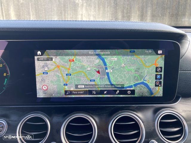 Mercedes-Benz E 300 de 4Matic 9G-TRONIC AMG Line - 26