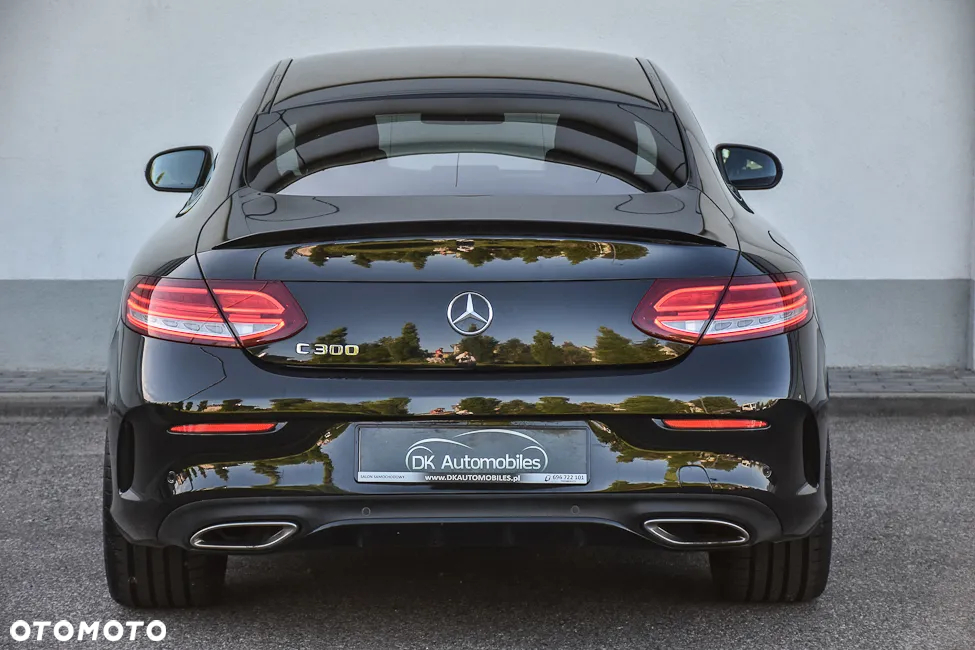 Mercedes-Benz Klasa C 300 Coupe 9G-TRONIC Night Edition - 6