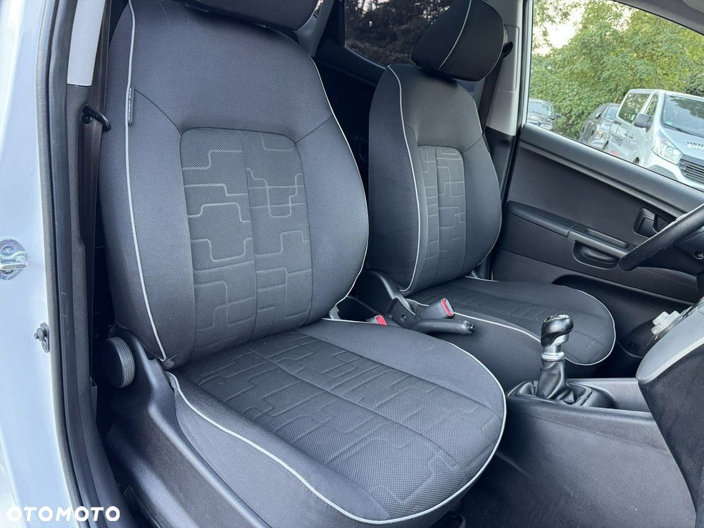 Kia Venga - 17