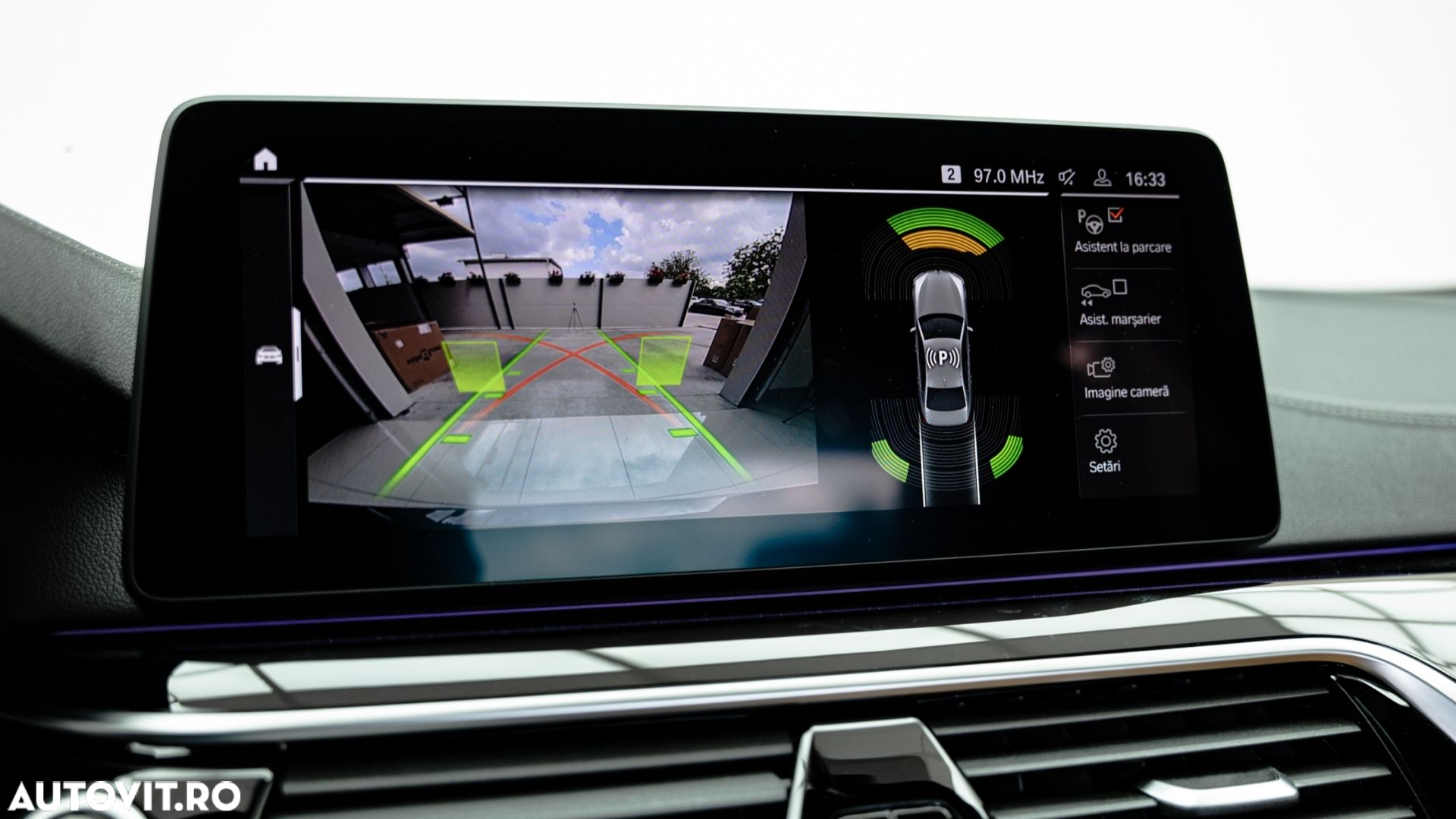 BMW Seria 5 520d xDrive AT MHEV - 36