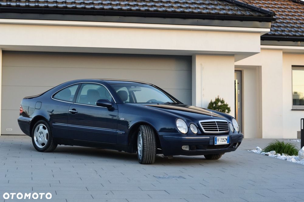 Mercedes-Benz CLK - 12
