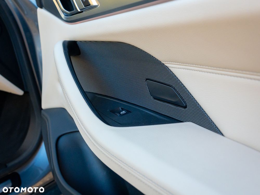 BMW i4 - 23