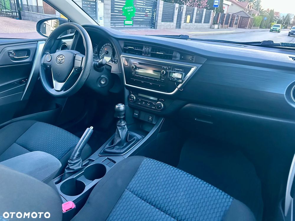 Toyota Auris 1.4 D-4D Active - 9